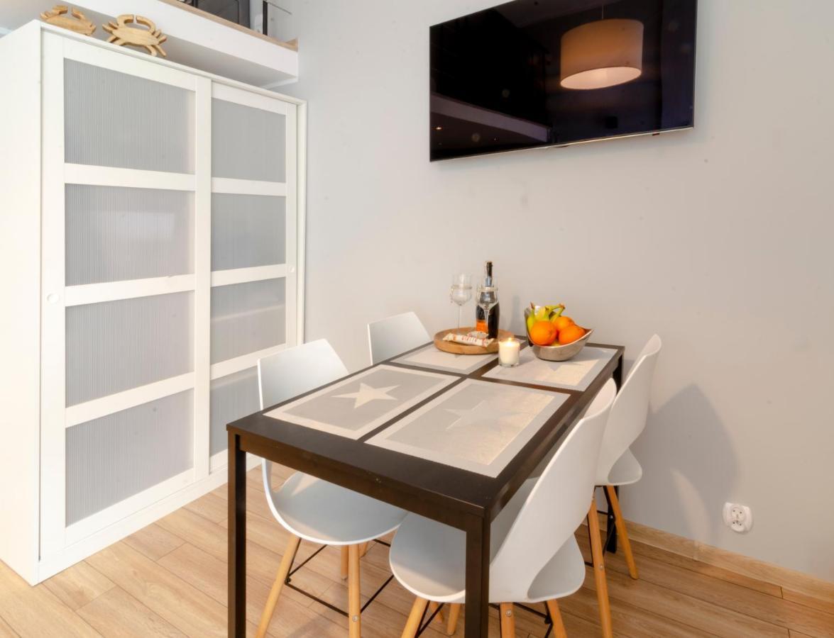 Holiday Home Loft Z Antresola I Balkonem Przy Plazy 미엥지즈드로예 외부 사진